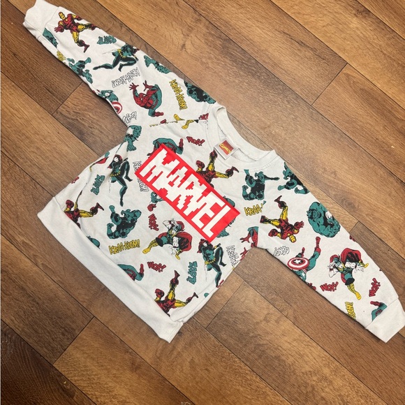 Marvel Other - Marvel Graphic Sweatshirt 4T